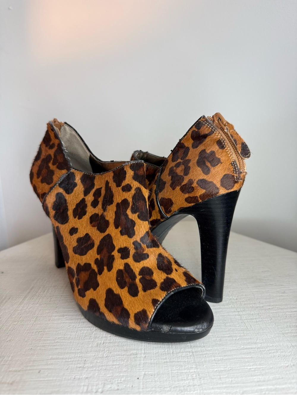 Banana Republic Calf Hair heels open toe pumps size 9
